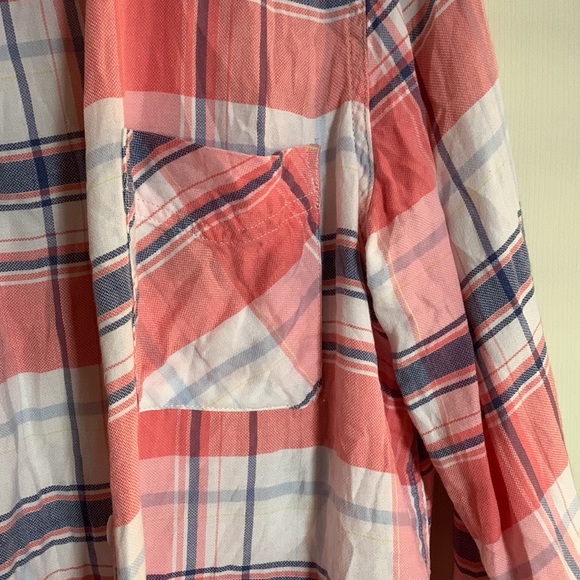 EDDIE BAUER flannel pattern top. - L - Picture 7 of 8